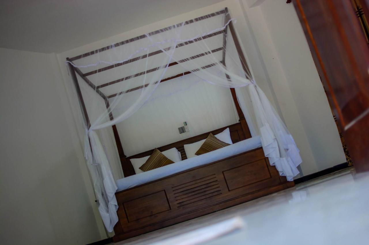 Villa Fiori Хиккадува Экстерьер фото