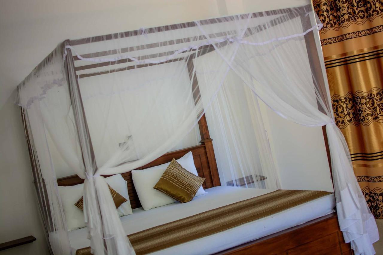 Villa Fiori Хиккадува Экстерьер фото