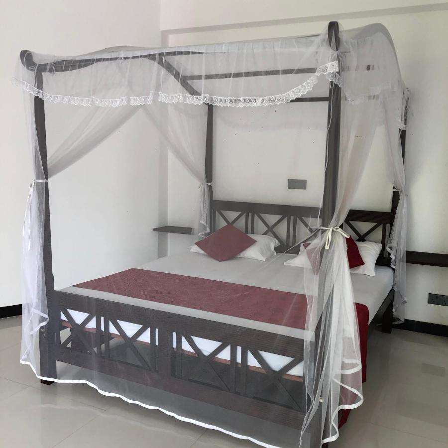 Villa Fiori Хиккадува Экстерьер фото